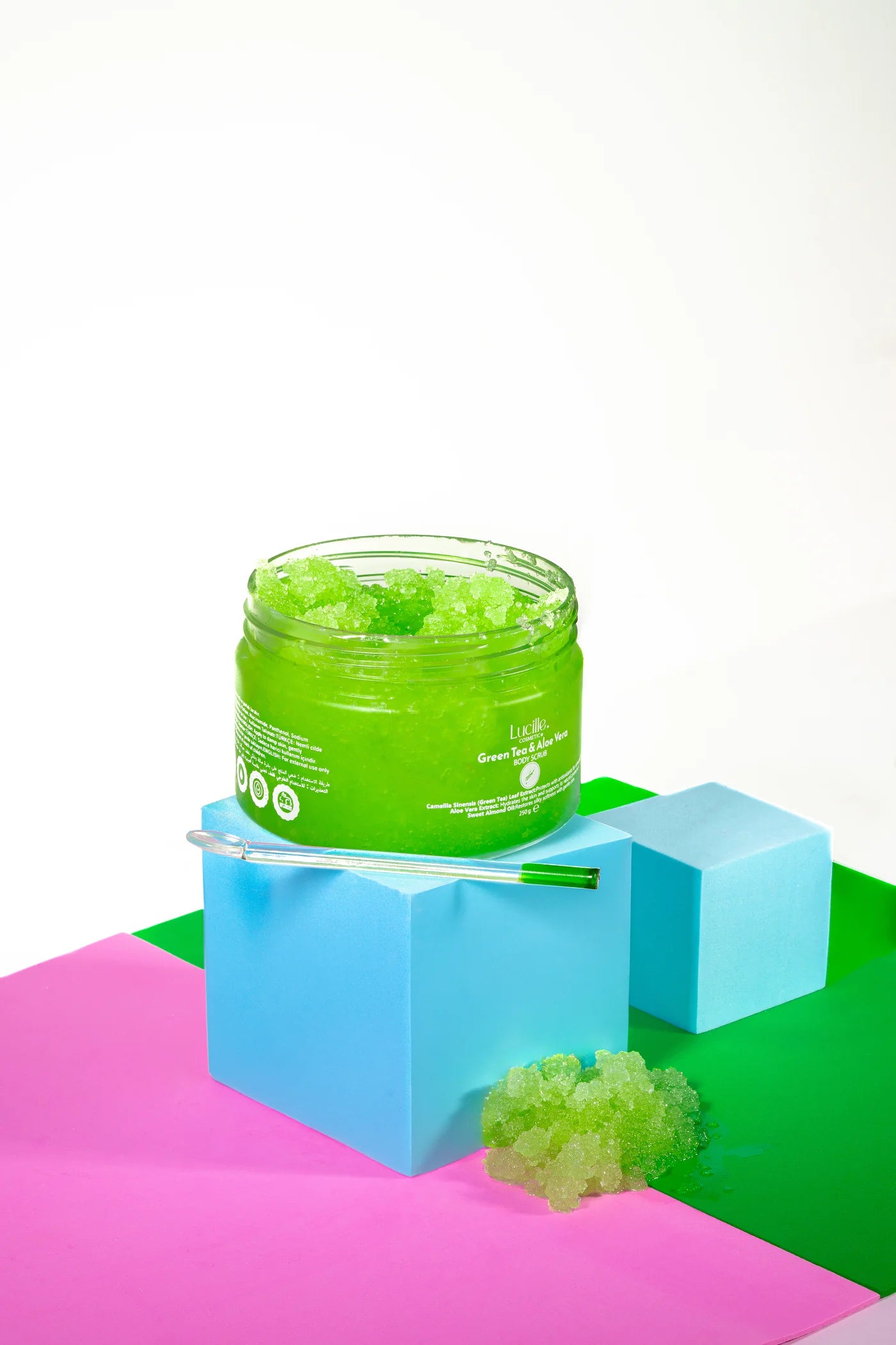 Herbal Scrub with Green Tea &amp; Aloe Vera - 250 m l